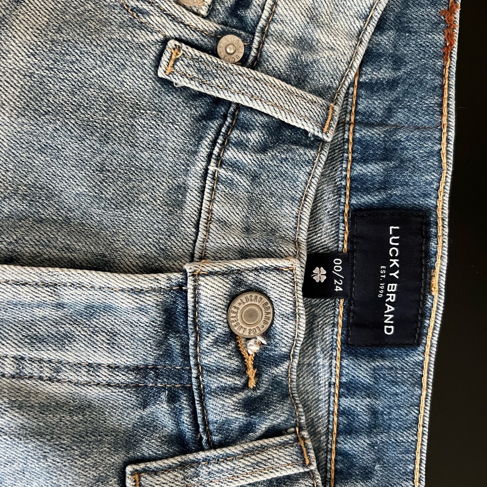 Lucky Brand Women's Frayed Jean Shorts - Light Blue - Picture 2 of 3